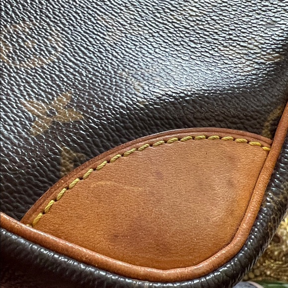 Louis Vuitton LV Monogram Bag - has marks - Picture 13 of 13